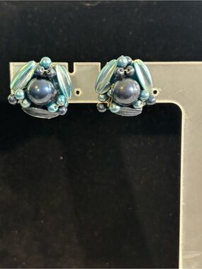 Vintage Signed Hong Kong Faux Blue Pearl Cluster Clip-On Earrings